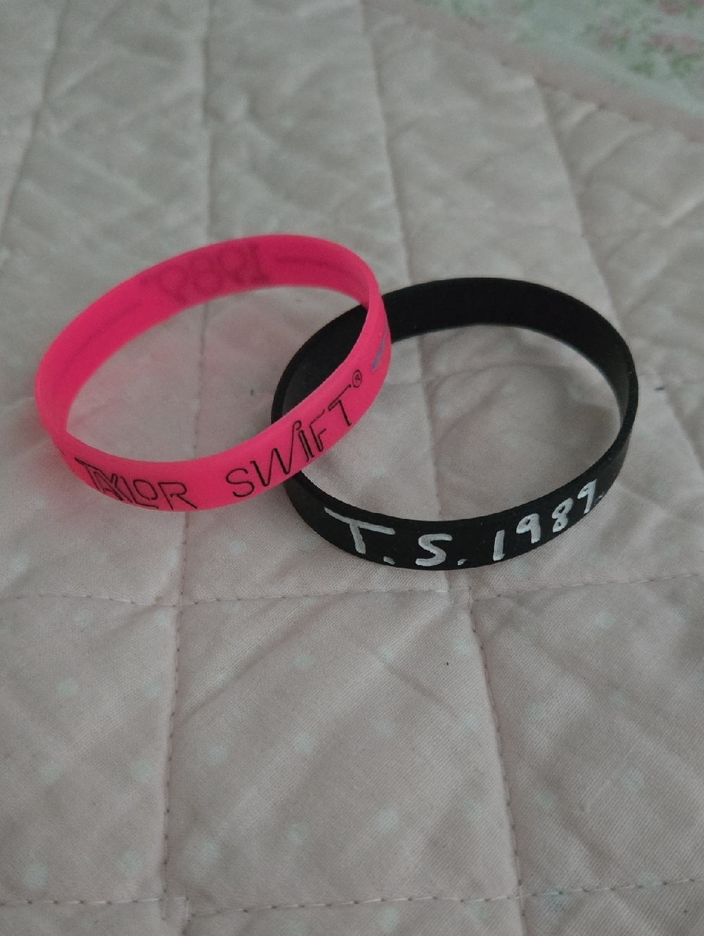 Taylor Swift 1989 Silicone Wristbands - Black & Hot Pink